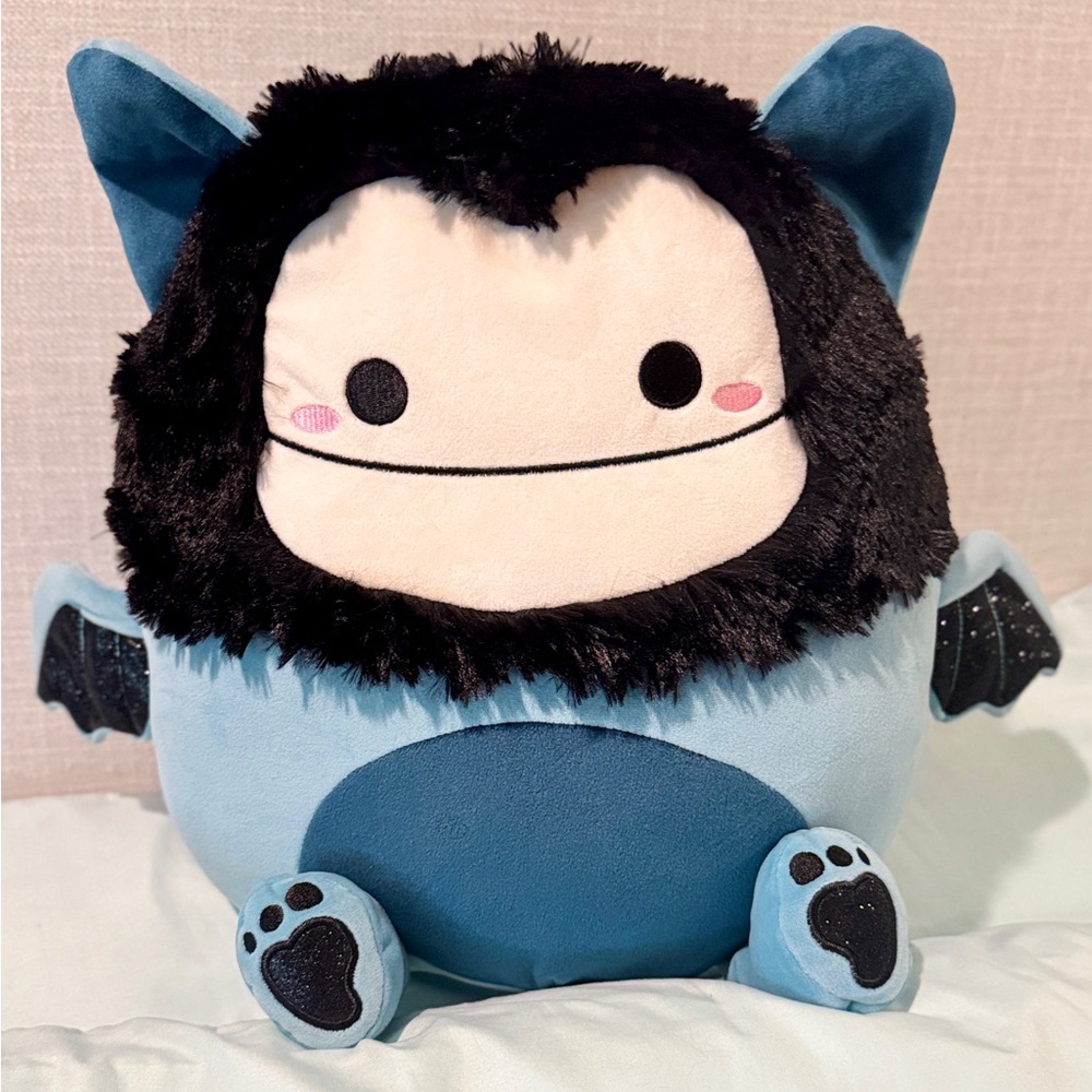 Skip the Bigfoot Bat 12” Squishmallow Hybrid, HTF, BNWT